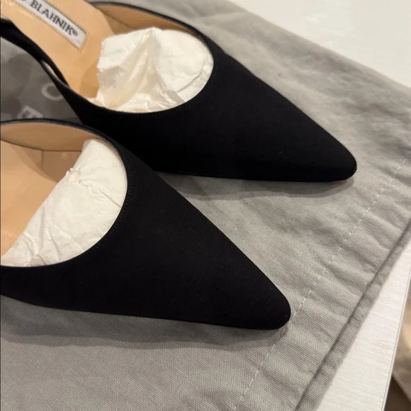 Manolo Blahnik Carolyne Satin Slingback Pumps - Picture 4 of 6